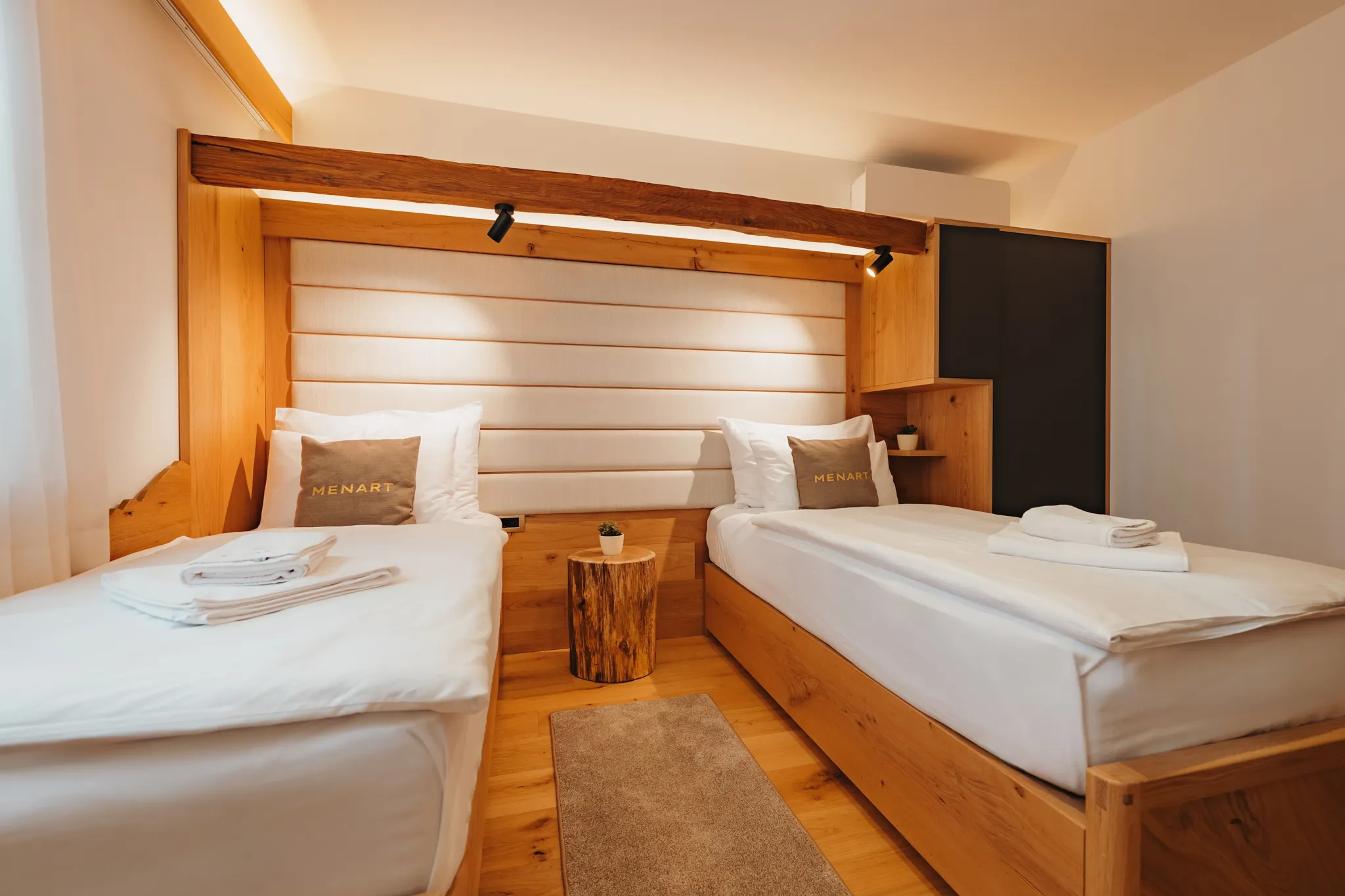 APARTMENSTS-MENART_BOOKING_04_RADO_LOWRES-7