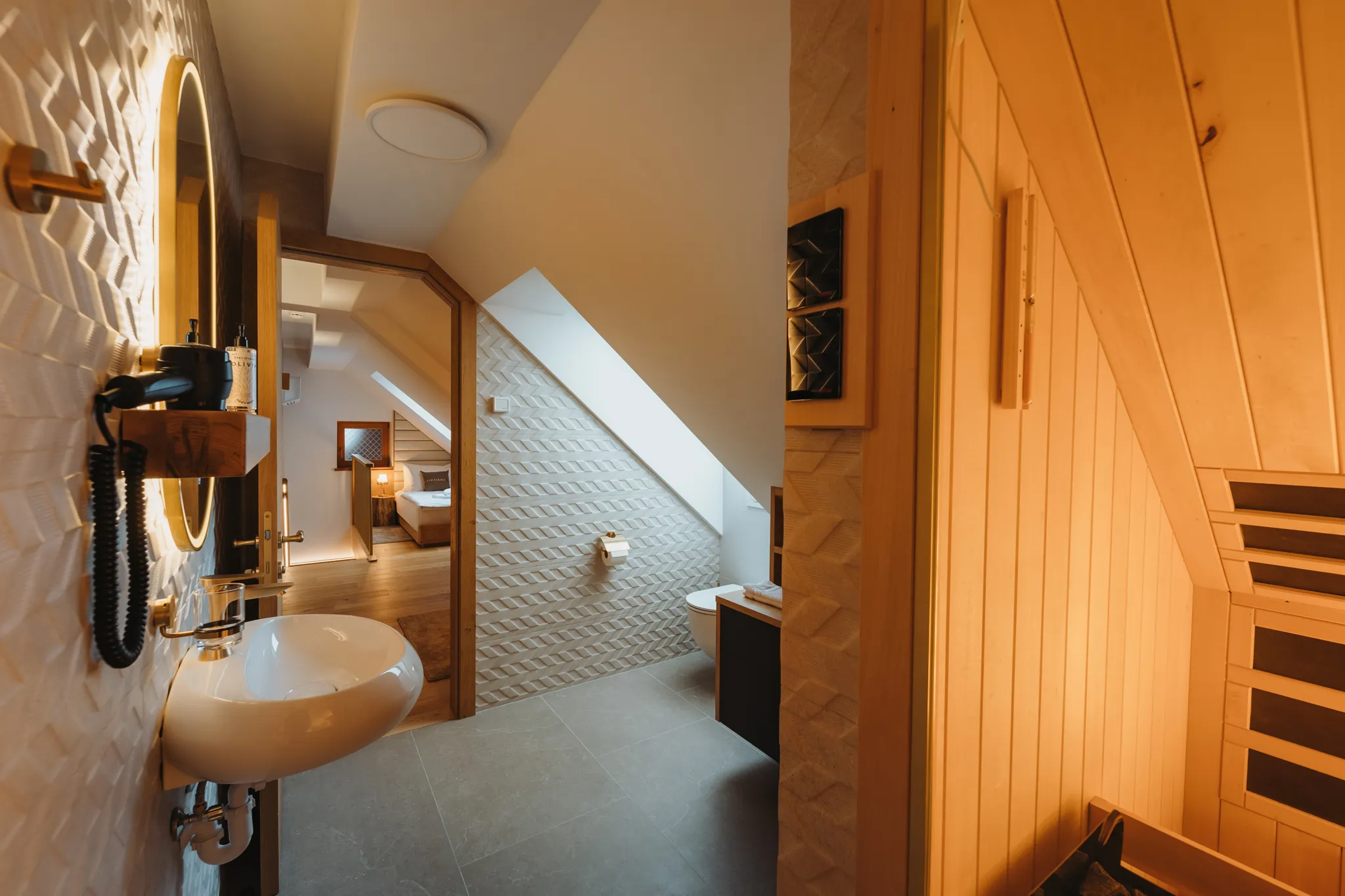 APARTMENSTS-MENART_BOOKING_07_JERNEJ_LOWRES-12