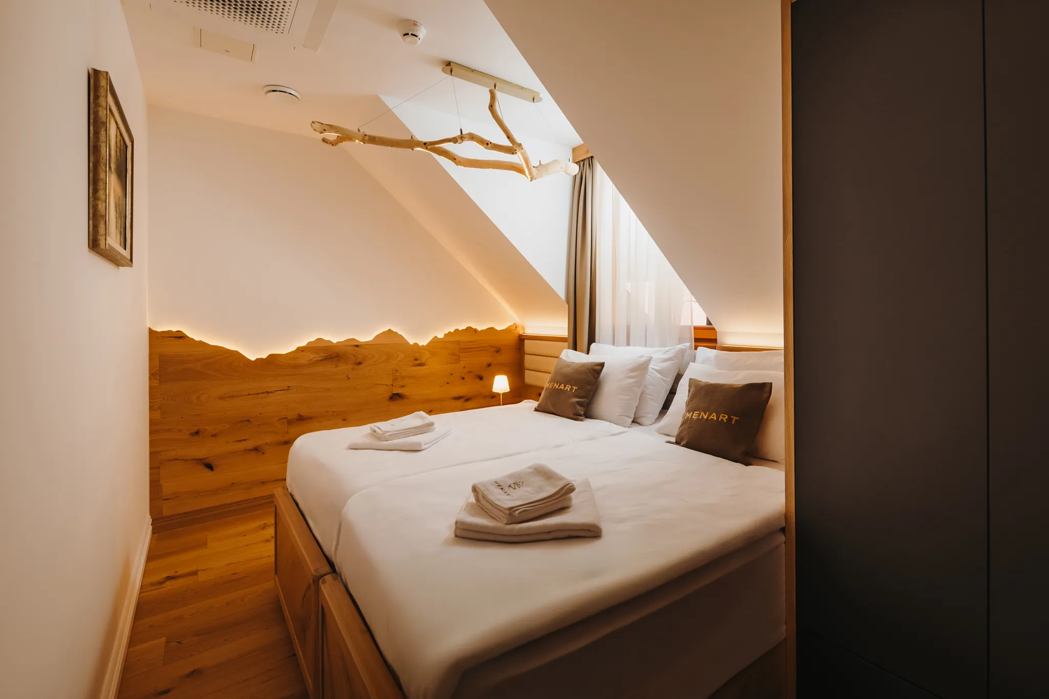 APARTMENSTS-MENART_BOOKING_05_ANGELA_LOWRES-18