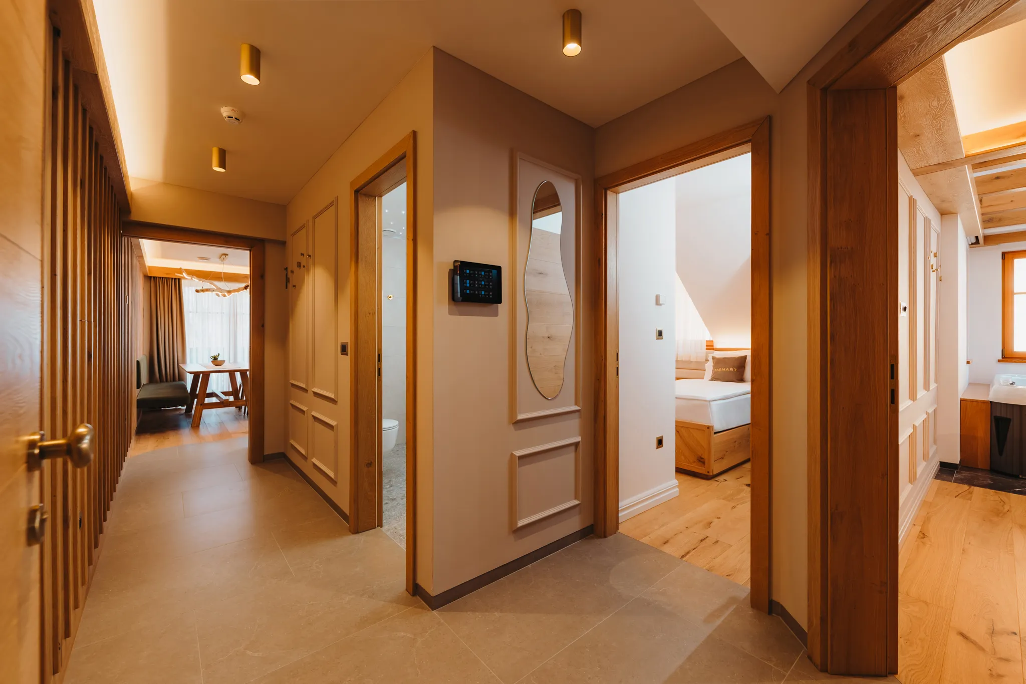 APARTMENSTS-MENART_BOOKING_05_ANGELA_LOWRES-4