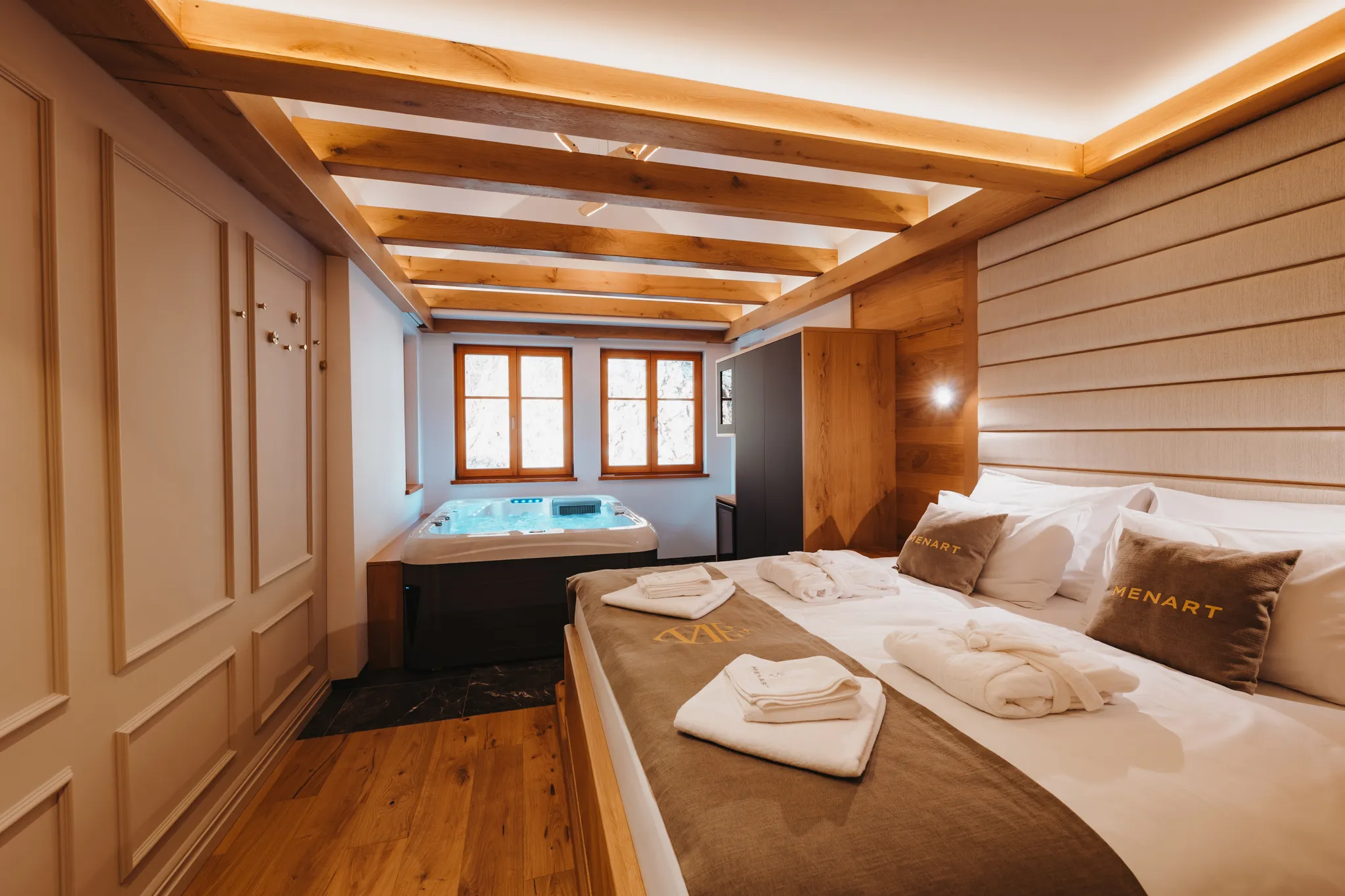 APARTMENSTS-MENART_BOOKING_05_ANGELA_LOWRES-9